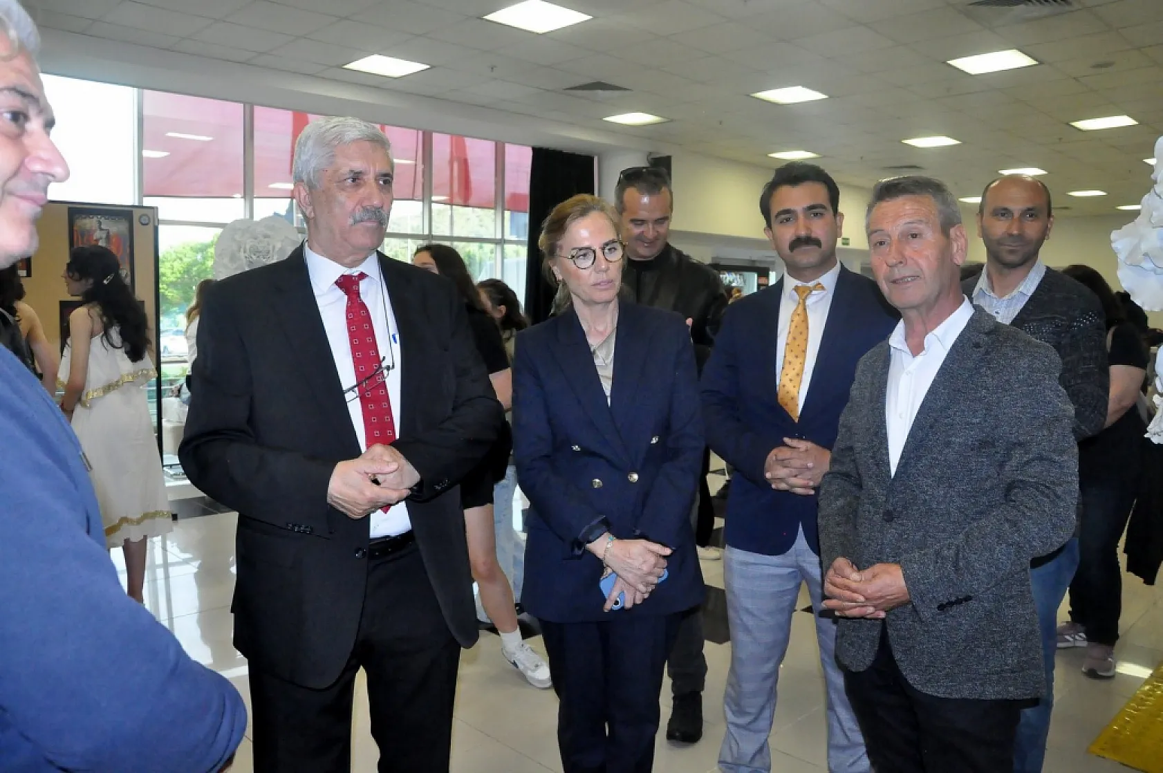 MTK Koleji'nden 'genç karyalılar' resim sergisi