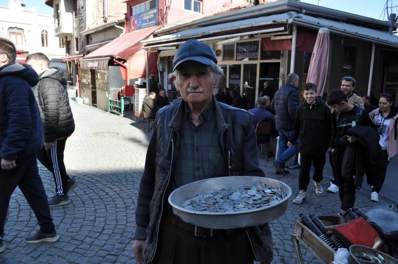 Hurdacıdan nostaljik hazine: 1970'li yıllarda ödeme olarak kullanılan paralar satışta!