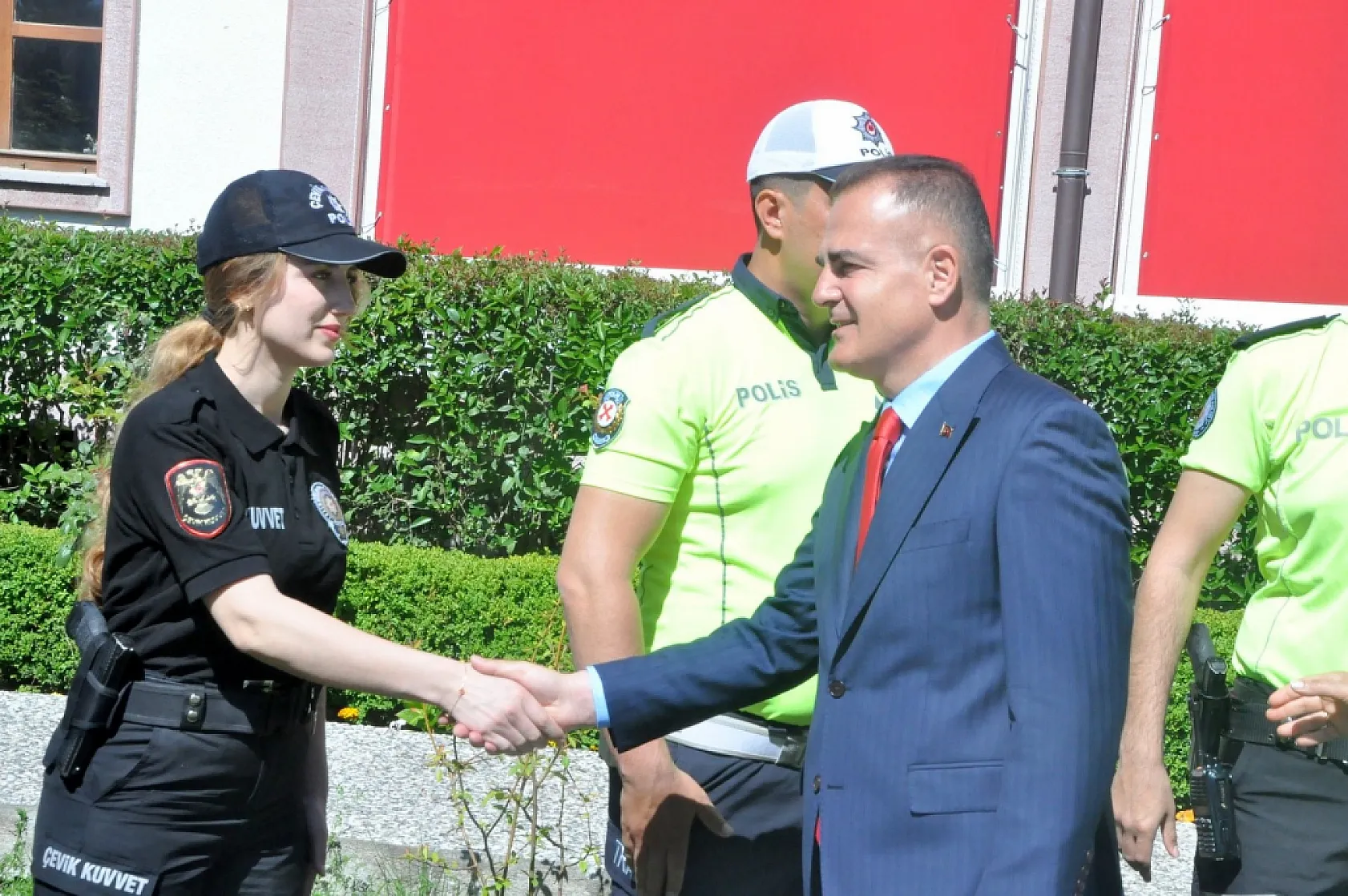 Muğla Valiliği bahçesinde geleneksel Bayramlaşma töreni düzenlendi