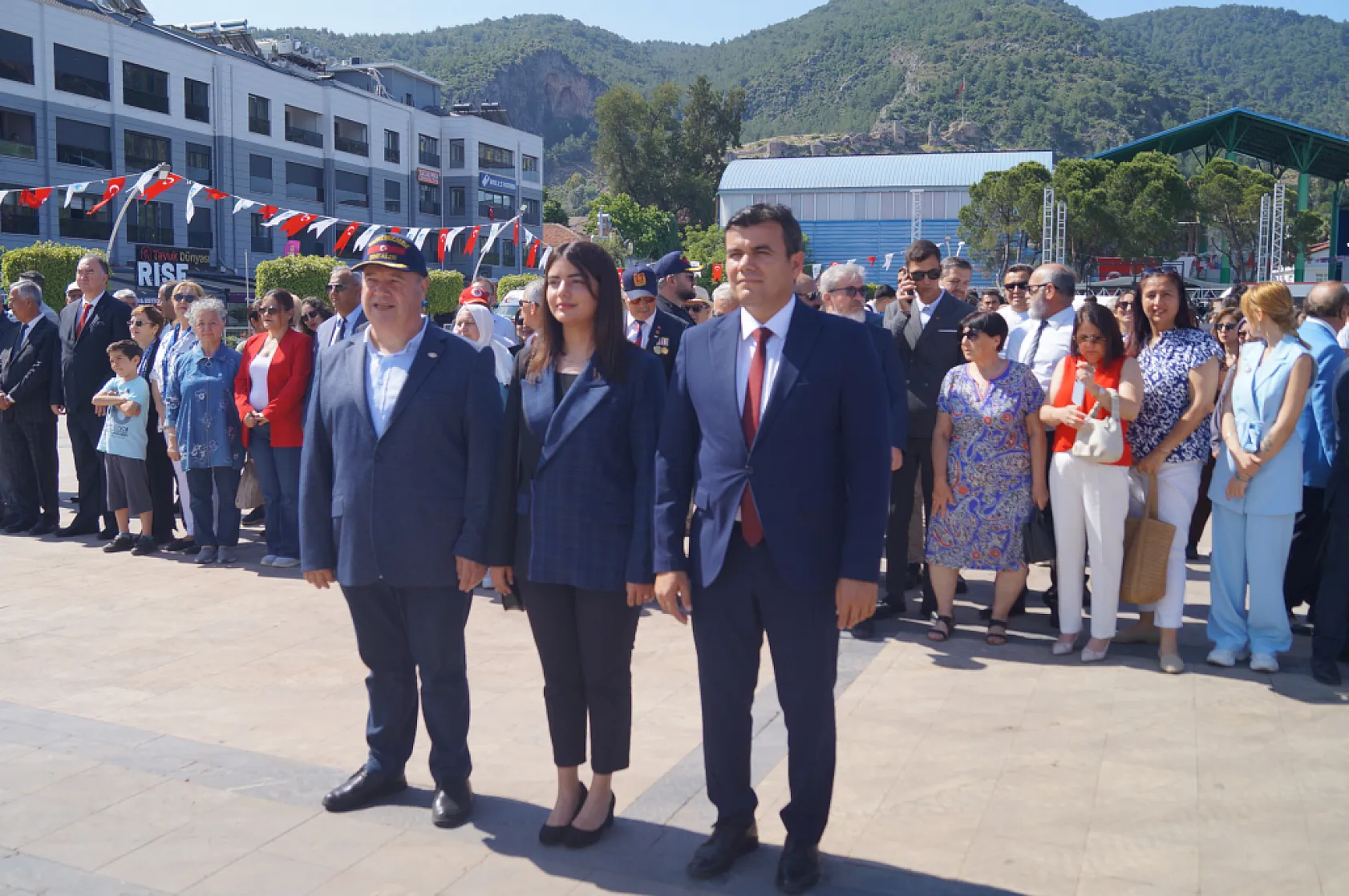 Fethiye'de 19 Mayıs coşkusu meydanlara sığmadı
