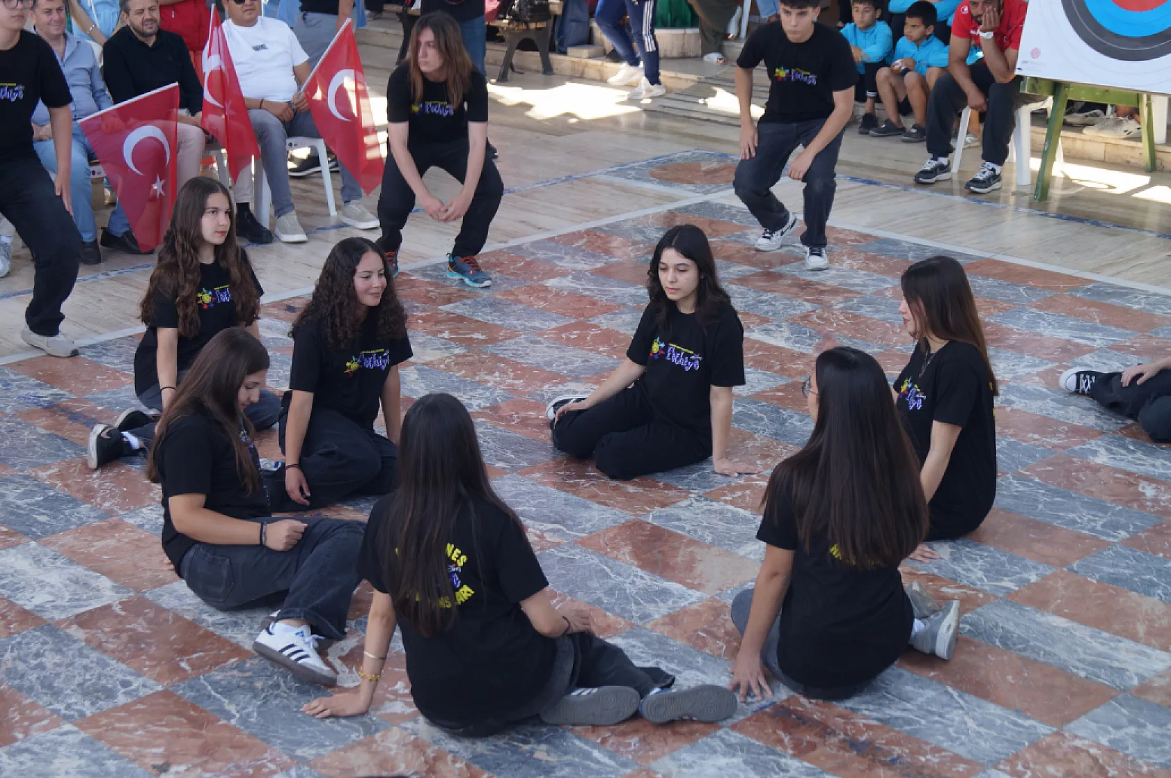 Fethiye'de 19 Mayıs coşkusu meydanlara sığmadı