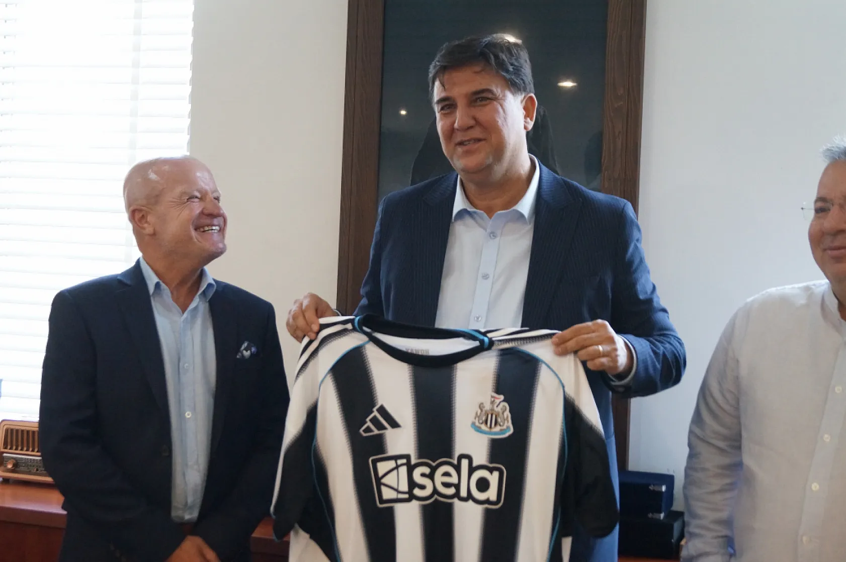 Kingfisher, Türkiye'de İlk Kez Fethiye'yi Tanıtıyor