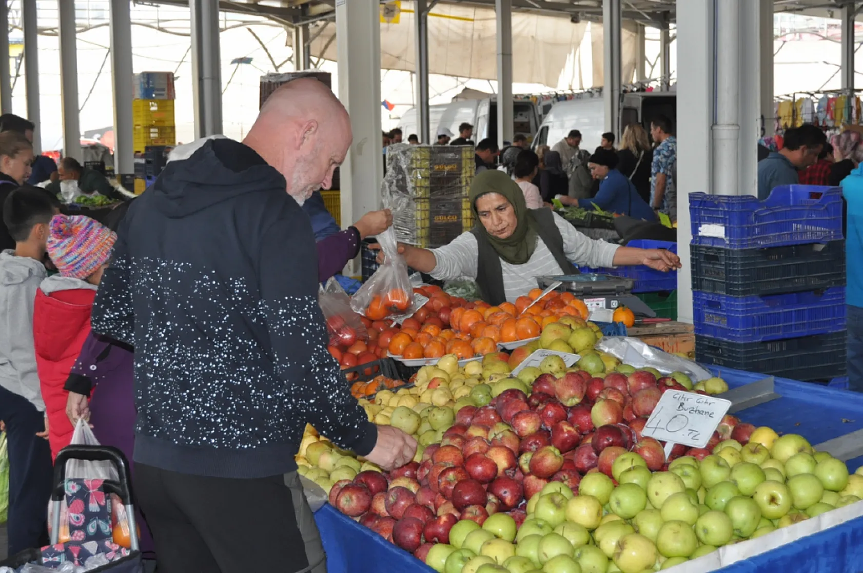 Fethiye Cumartesi pazarında hareketlilik