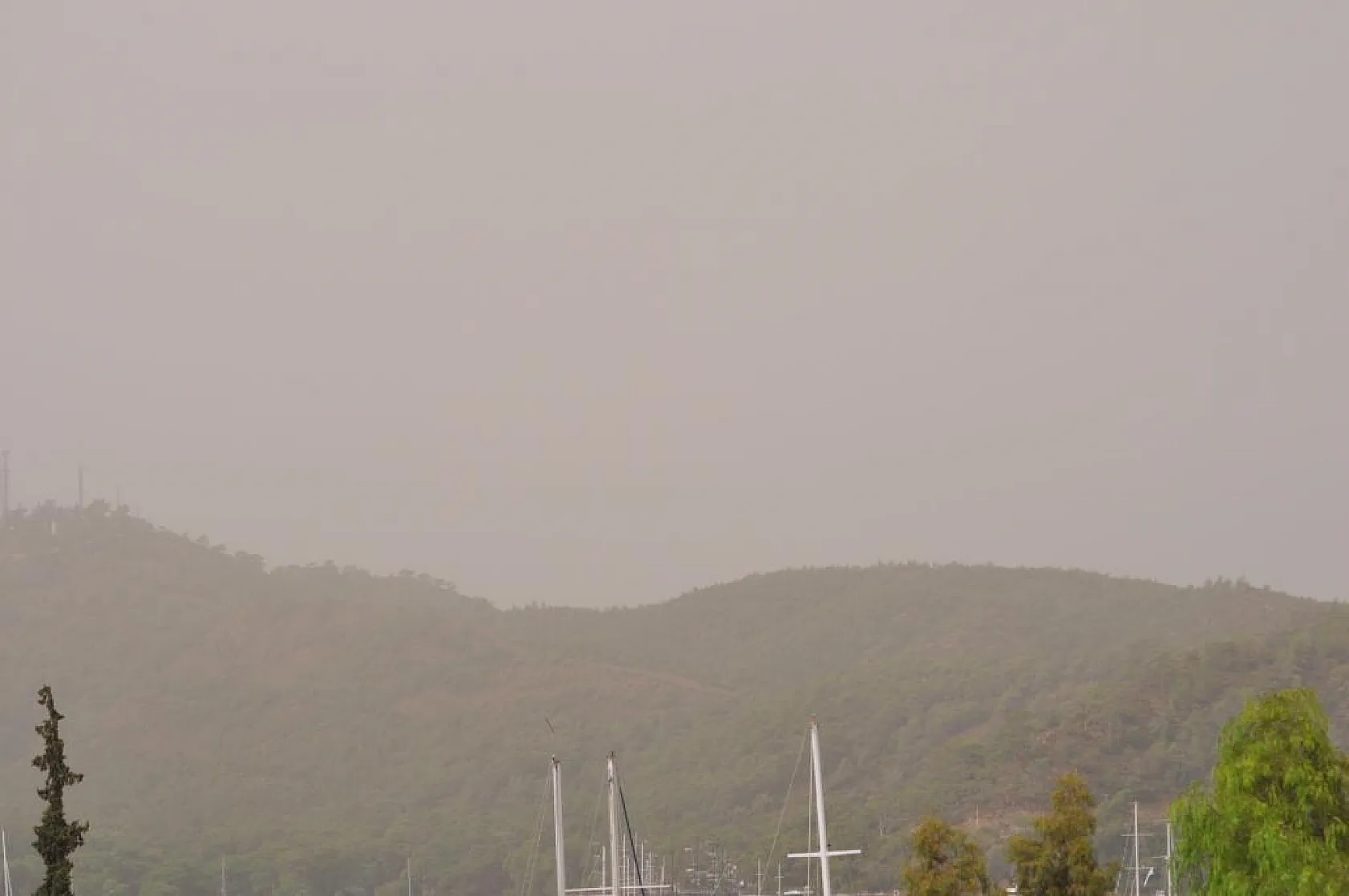 Toz Bulutu Fethiye'yi Kapladı