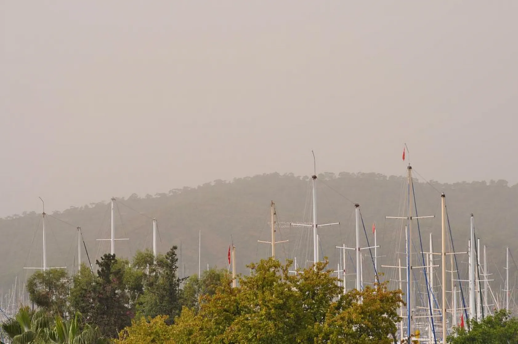 Toz Bulutu Fethiye'yi Kapladı