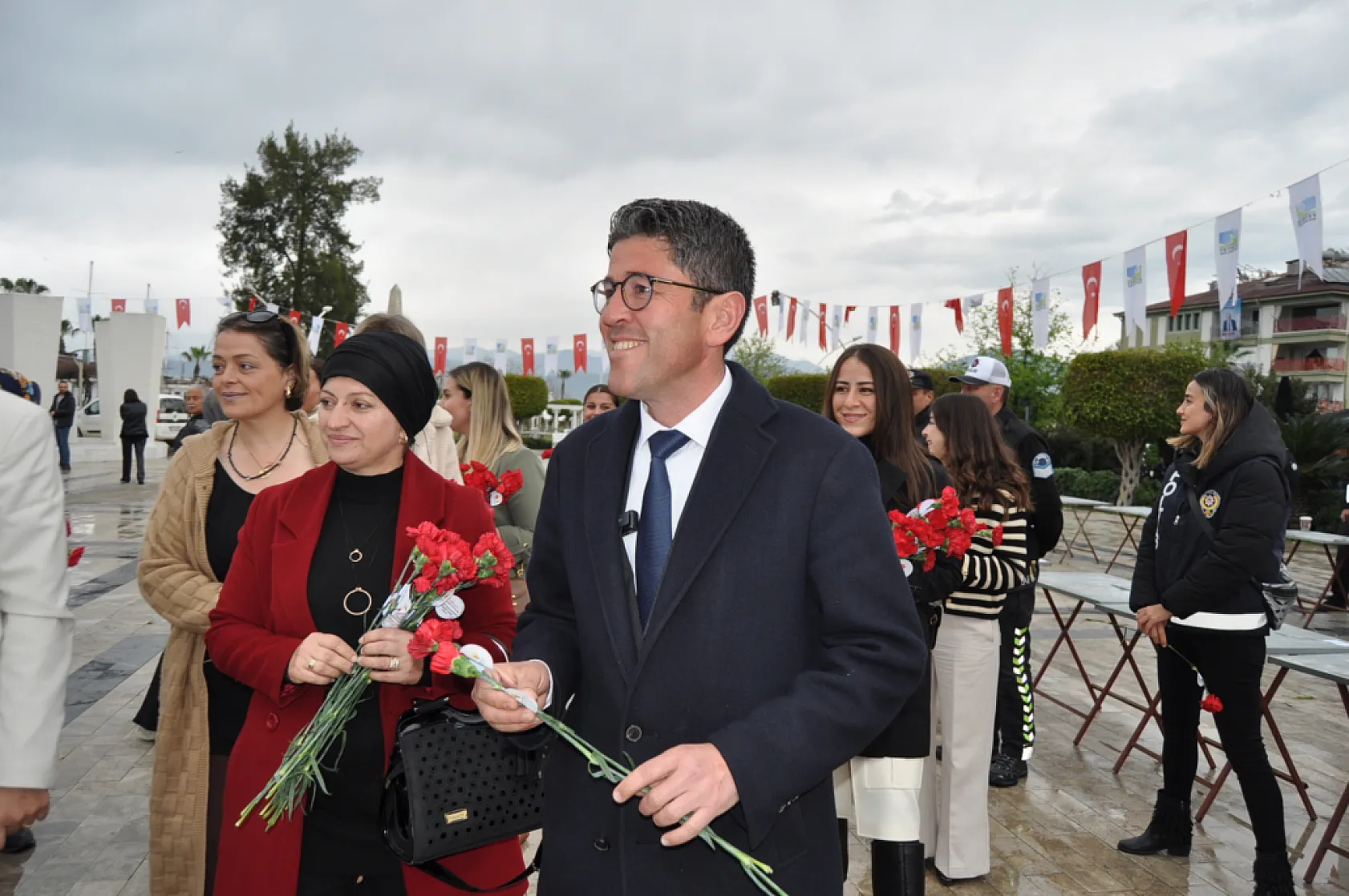 Fethiye Beşkaza Meydanı'nda 8 Mart Dünya Kadınlar Günü Kutlandı