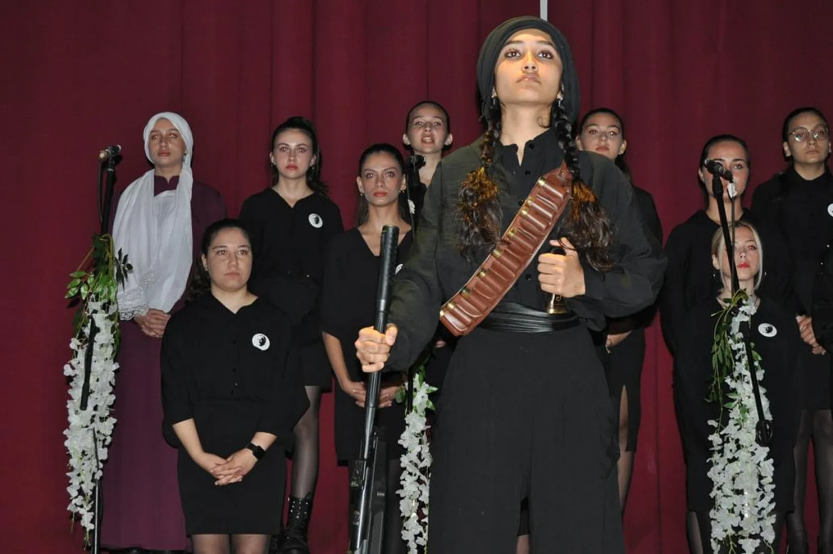 Şefika Pekin Lisesi'nden 10 Kasım Gösterisi