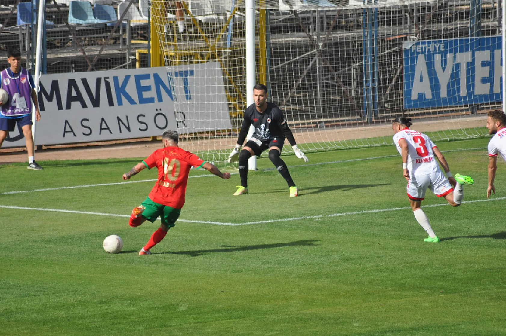 Fethiyespor evinde lider Amed Sportif'e mağlup oldu