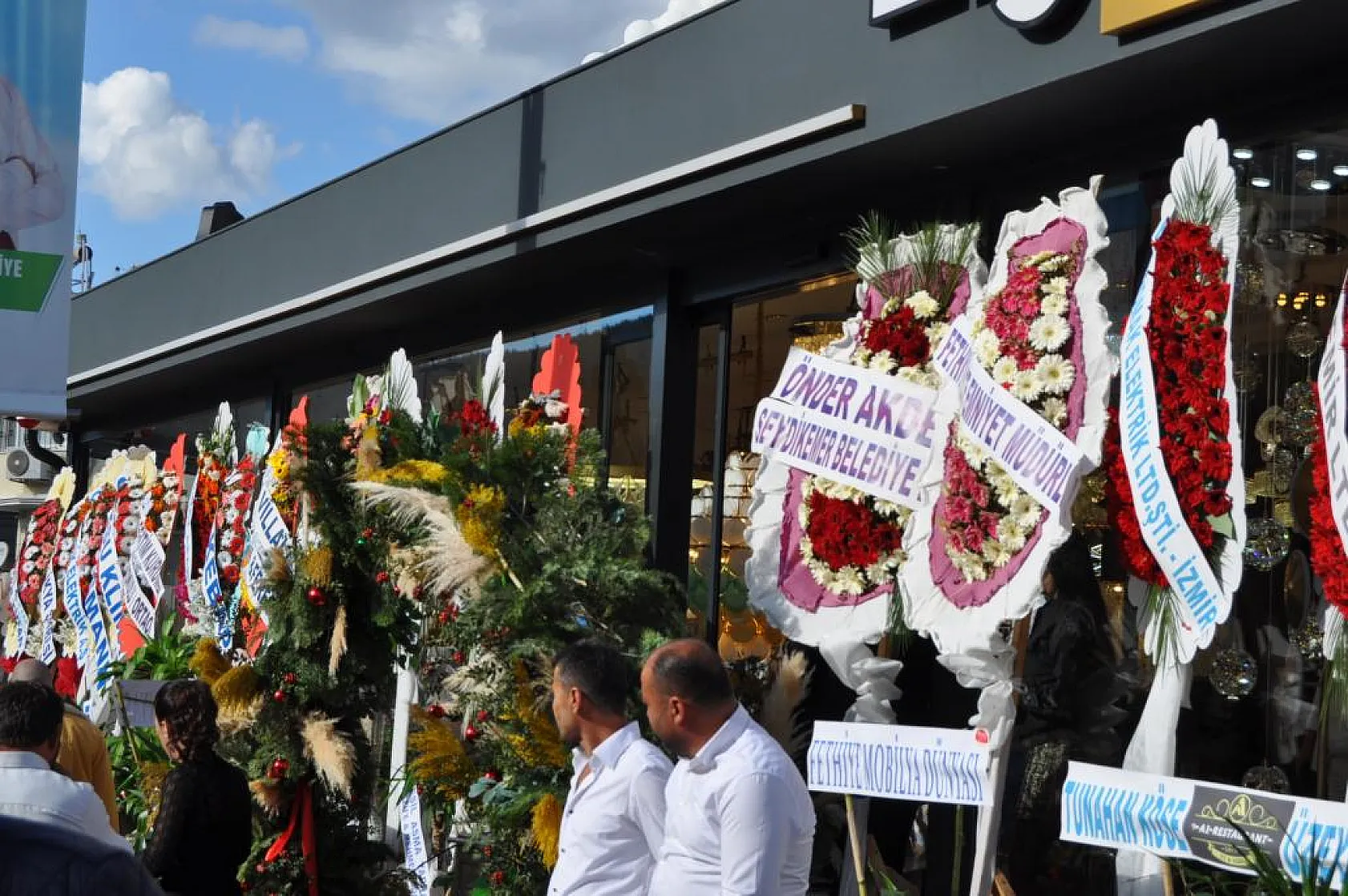 Elsis Aydınlatma Aksesuar Mağazası Fethiye'de hizmete açıldı