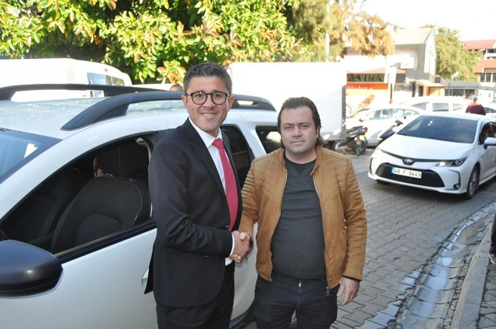 Kökten Balık Pazarı Esnafını Ziyaret Etti