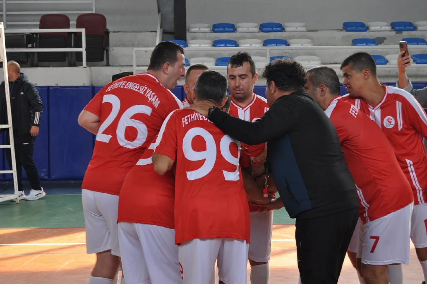 Fethiye'de Engelli Bireyler 'Engelsiz Fileler' Etkinliğinde Voleybol Oynadı  