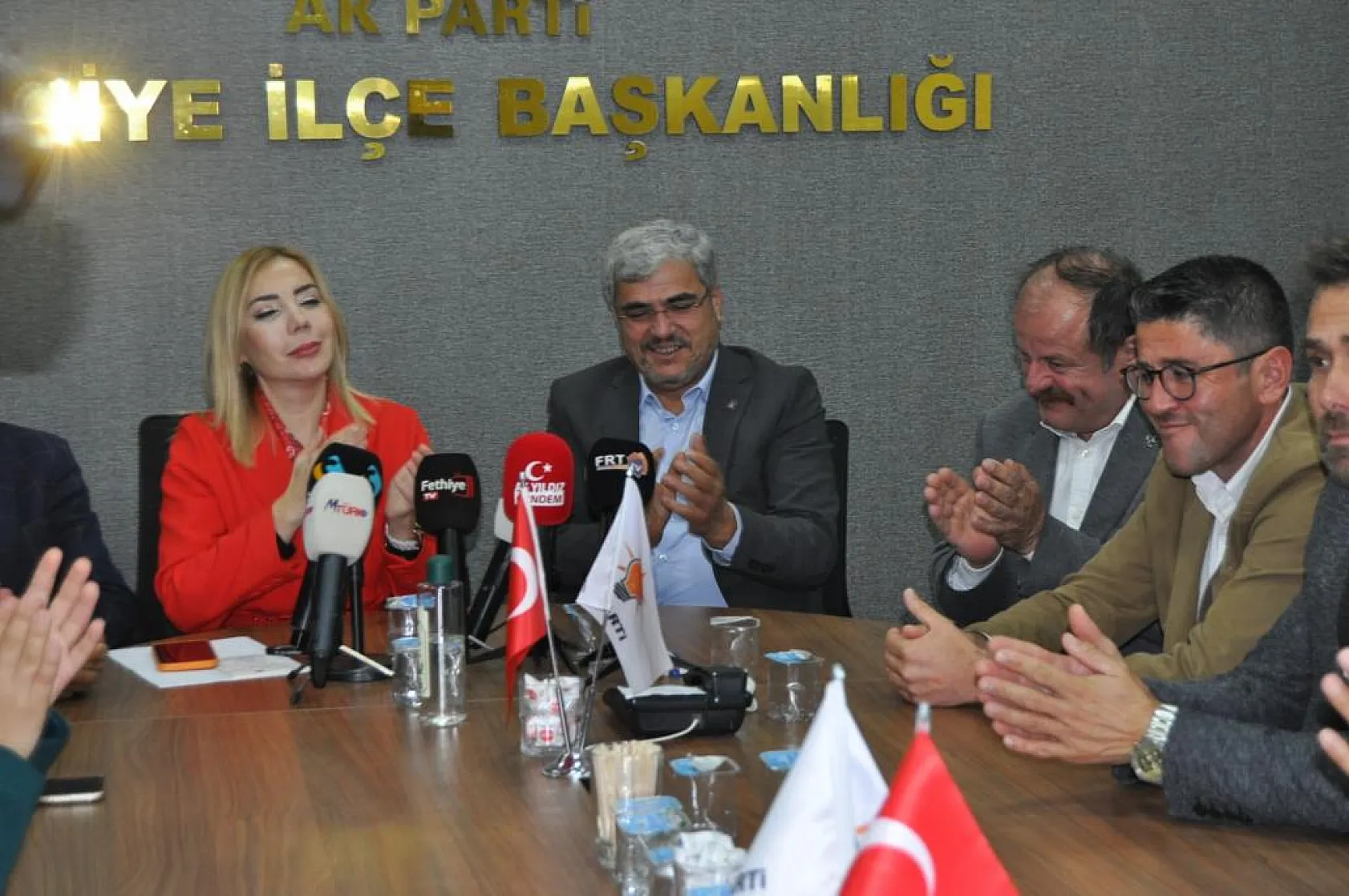 Gökcan, partililerle bir araya geldi