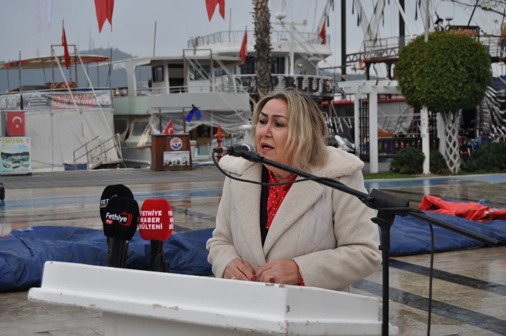 Fethiye Beşkaza Meydanı'nda 8 Mart Dünya Kadınlar Günü Kutlandı