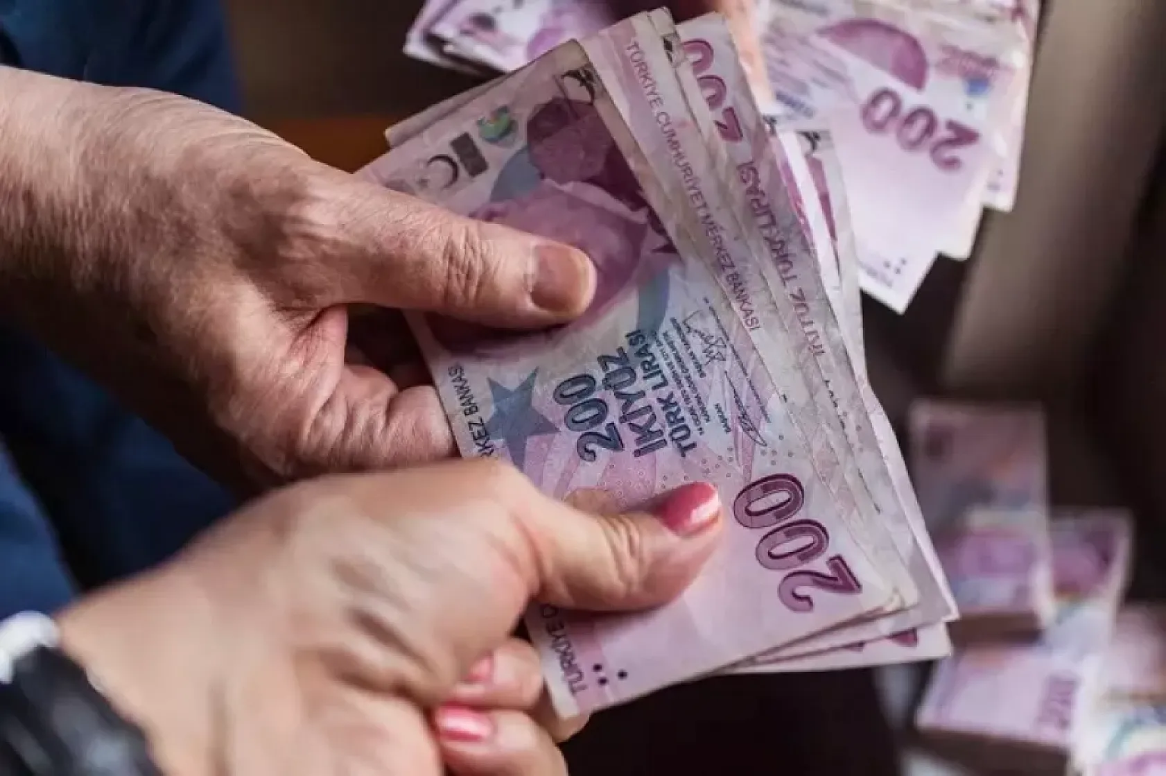 Emekliye zam geliyor! Müjdeli haber gazetede yayımlandı