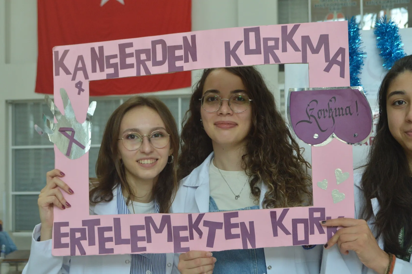 MSKÜ Tıp Fakültesi Gönüllü öğrencilerinden prostat ve meme kanseri farkındalık etkinliği