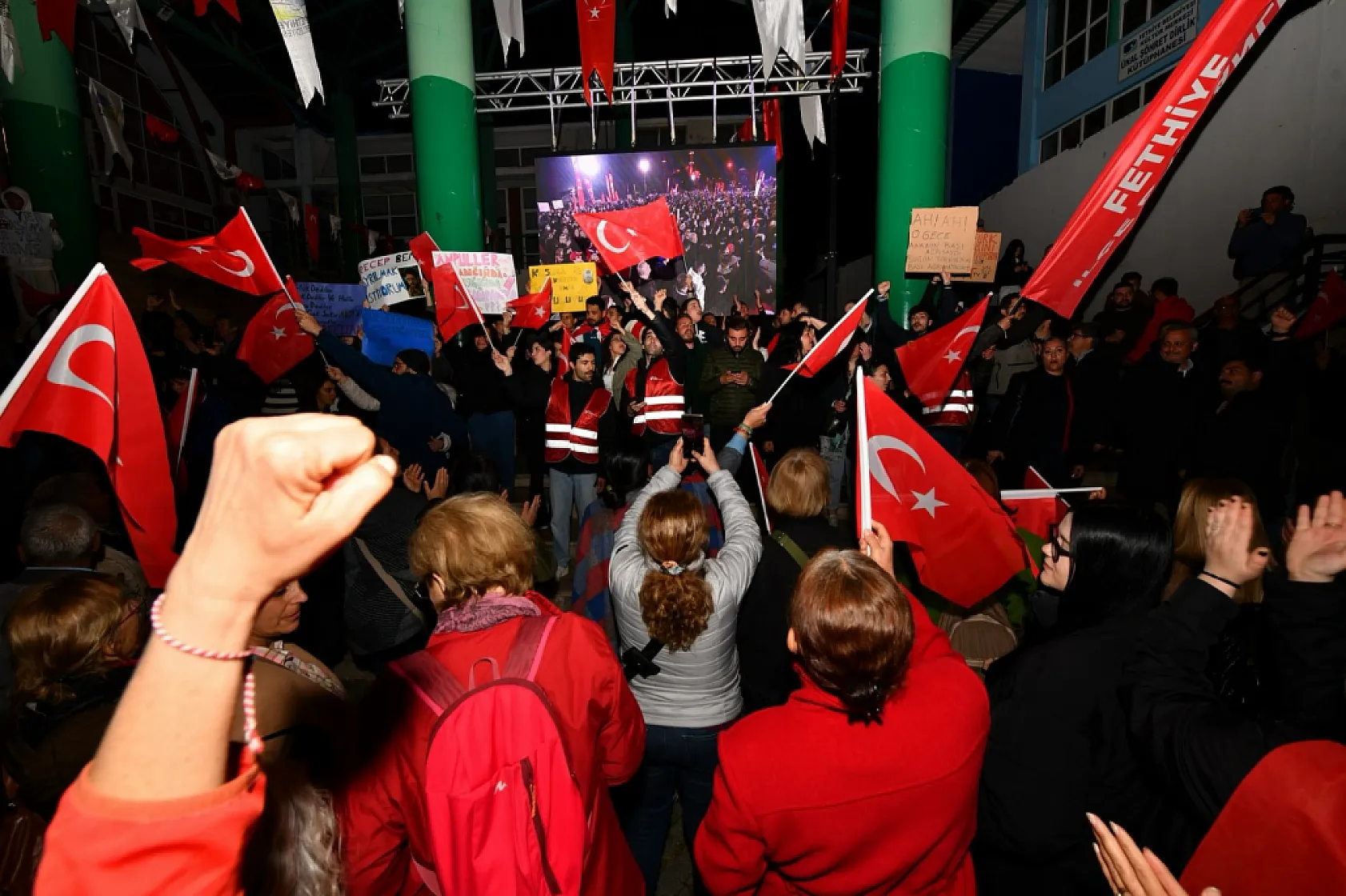 Mustafa Koyuncu'dan Ekrem İmamoğlu'nun Tutuklanmasına Tepki: 'Dimdik Ayakta Duracağız'