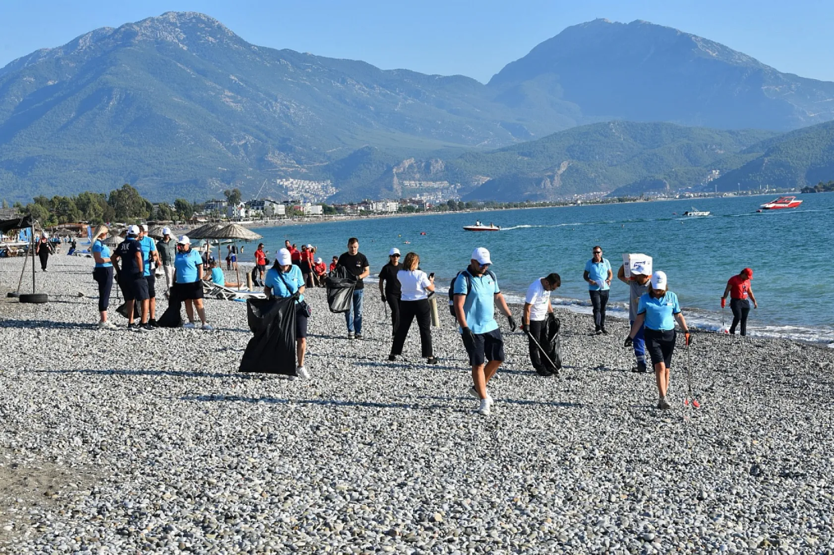 'Temiz Fethiye' Kampanyası Çalış Plajı'nda Devam Etti