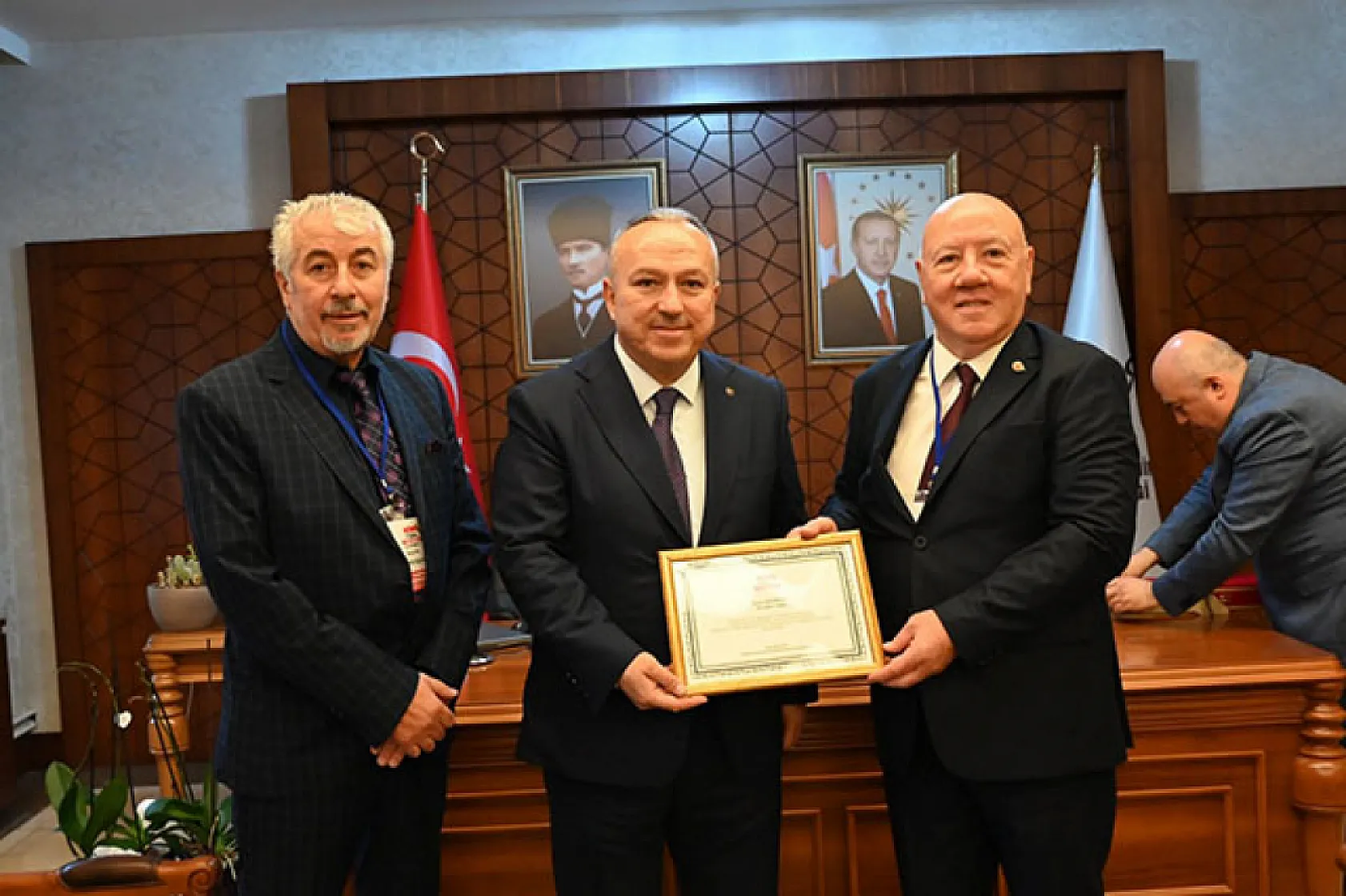 Gazetecilik mesleğinin geleceği Nevşehir'de masaya yatırılıyor! TGK'dan Vali Fidan'a ziyaret