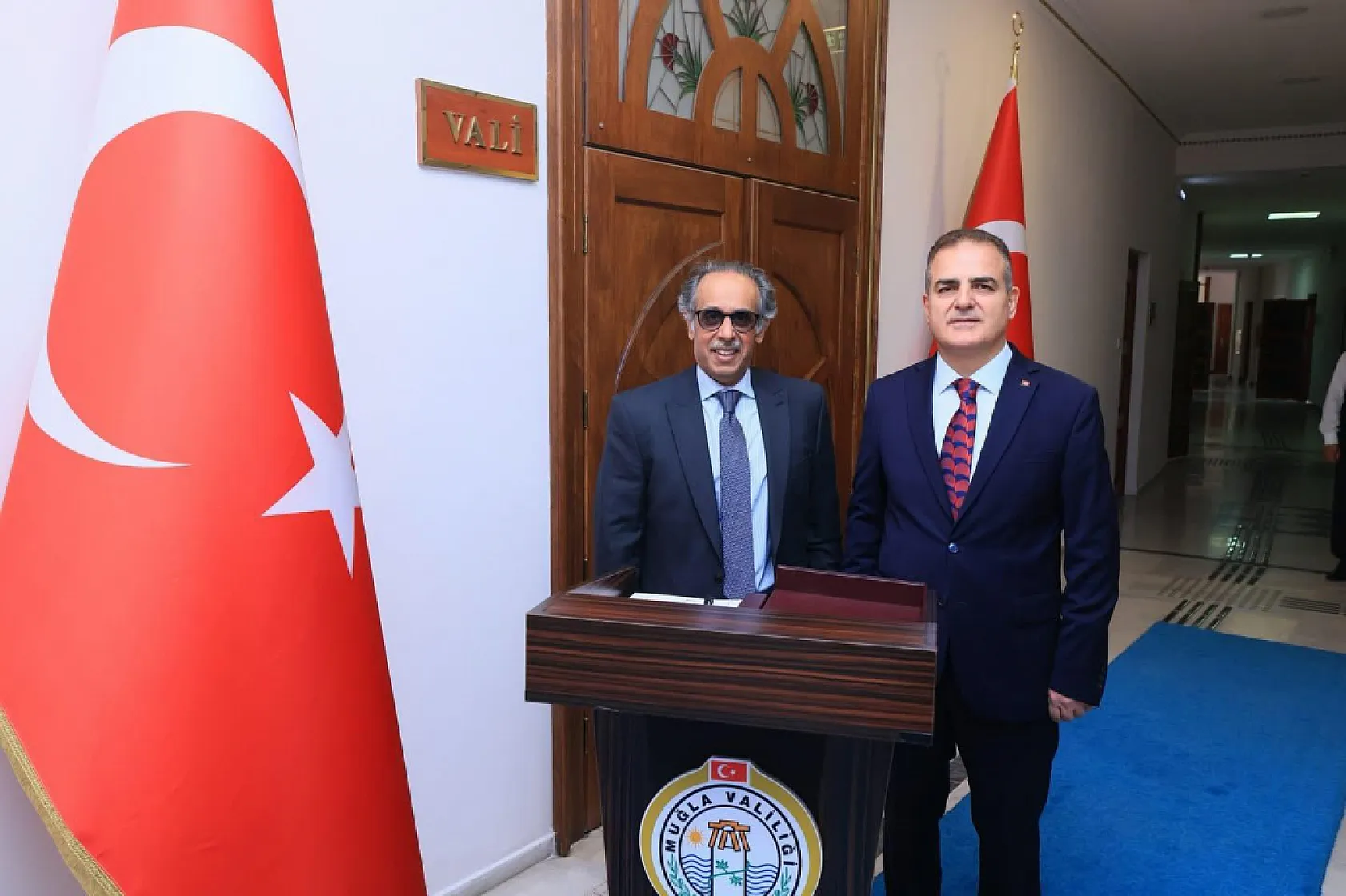 Kuveyt'in Ankara Büyükelçisi Adwani Muğla Valisi Akbıyık'ı ziyaret etti