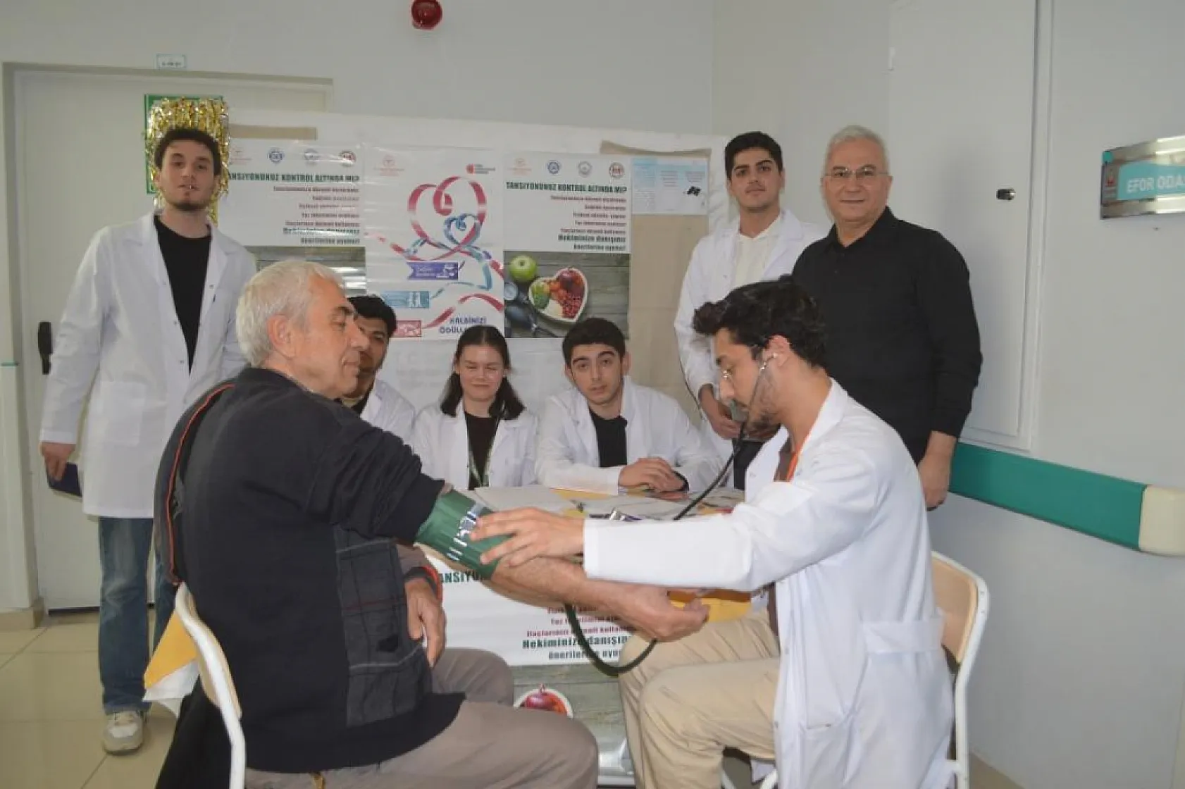MEAH'ta kardiyoloji polikliniklerinde tansiyon ölçümü gerçekleştirildi