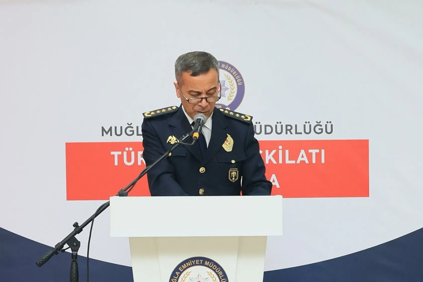 Vali Akbıyık, polis haftası etkinlikleri kapsamında şehit aileleri ve emniyet personeliyle buluştu
