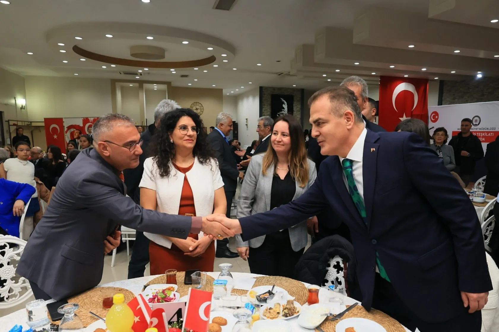 Vali Akbıyık, polis haftası etkinlikleri kapsamında şehit aileleri ve emniyet personeliyle buluştu