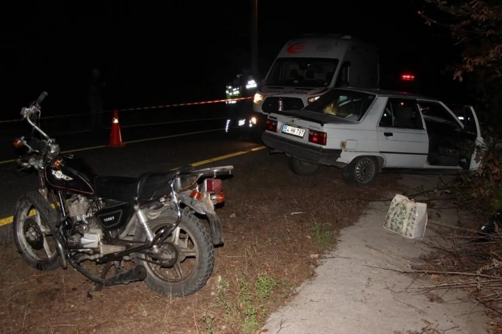 Otomobil ile motosiklet çarpıştı: 1 ölü, 1 yaralı