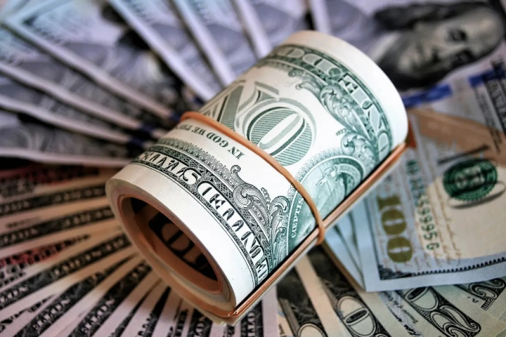 Dolar ve Euro'da son durum ne? İşte 15 Nisan sabahının ilk rakamları!