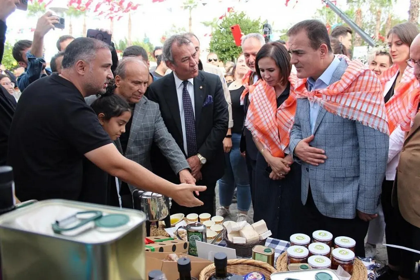 Bolluk ve Bereket Dileğiyle 9. Zeytin Hasat Şenliğinde Buluştular