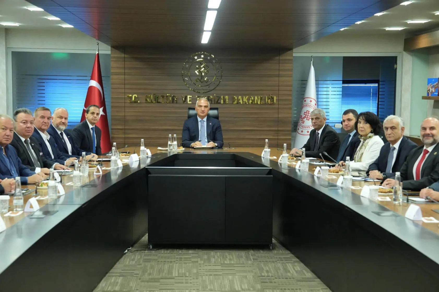 Bakan Ersoy, TÜROFED Heyetini Ağırladı: Bülent Uysal Sektörün Taleplerini Aktardı
