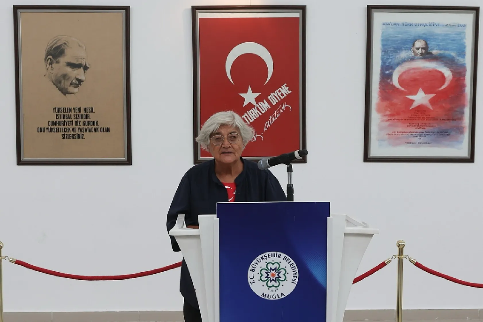Gazi Mustafa Kemal Atatürk Sergisi Sanatseverlerle Buluştu
