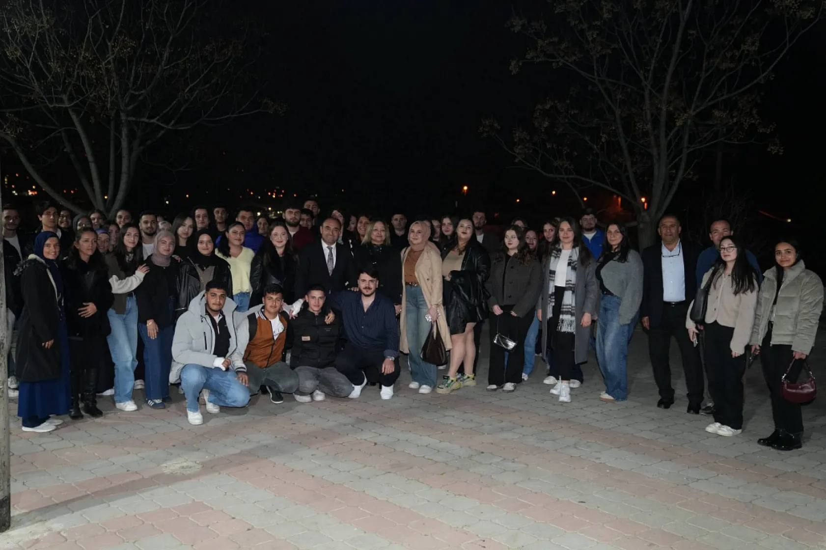 Seydikemer Belediye Başkanı Akdenizli İftarını Üniversite Öğrencileriyle Açtı
