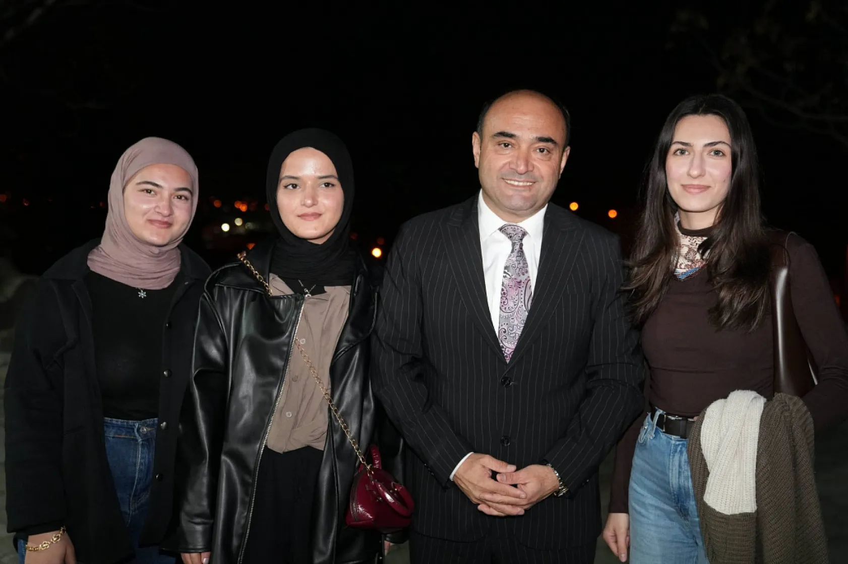 Seydikemer Belediye Başkanı Akdenizli İftarını Üniversite Öğrencileriyle Açtı