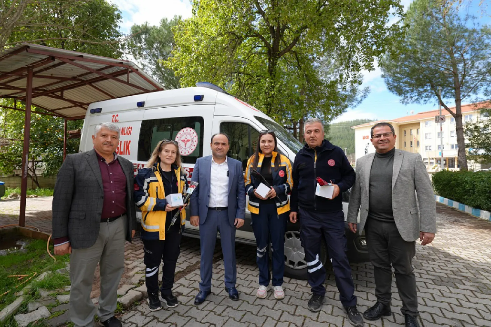 Akdenizli, Sağlık Çalışanlarının Gününü Kutladı