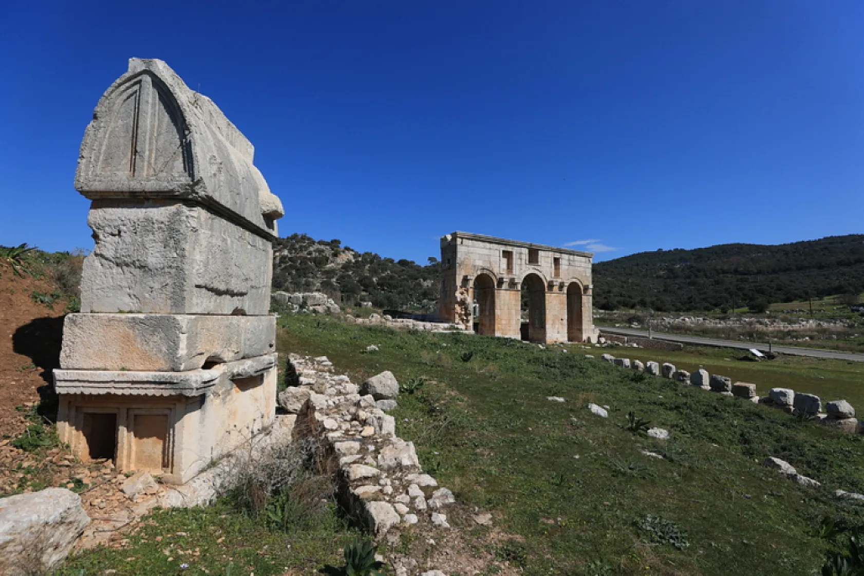 Patara'nın simgesi kent kapısından yüzyıllar sonra yeniden su akacak