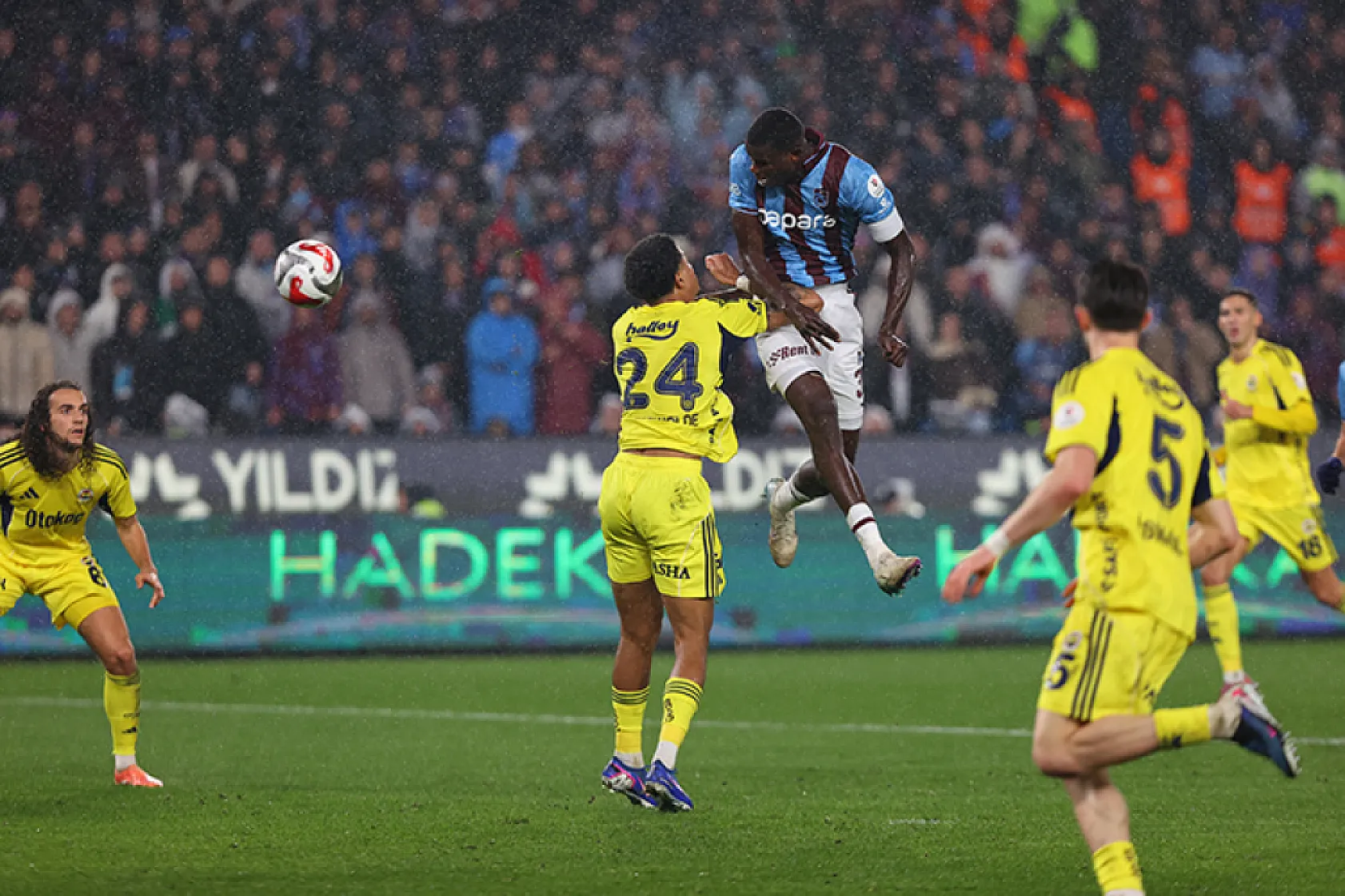Fenerbahçe, kritik Trabzonspor deplasmanından galibiyetle dönüyor