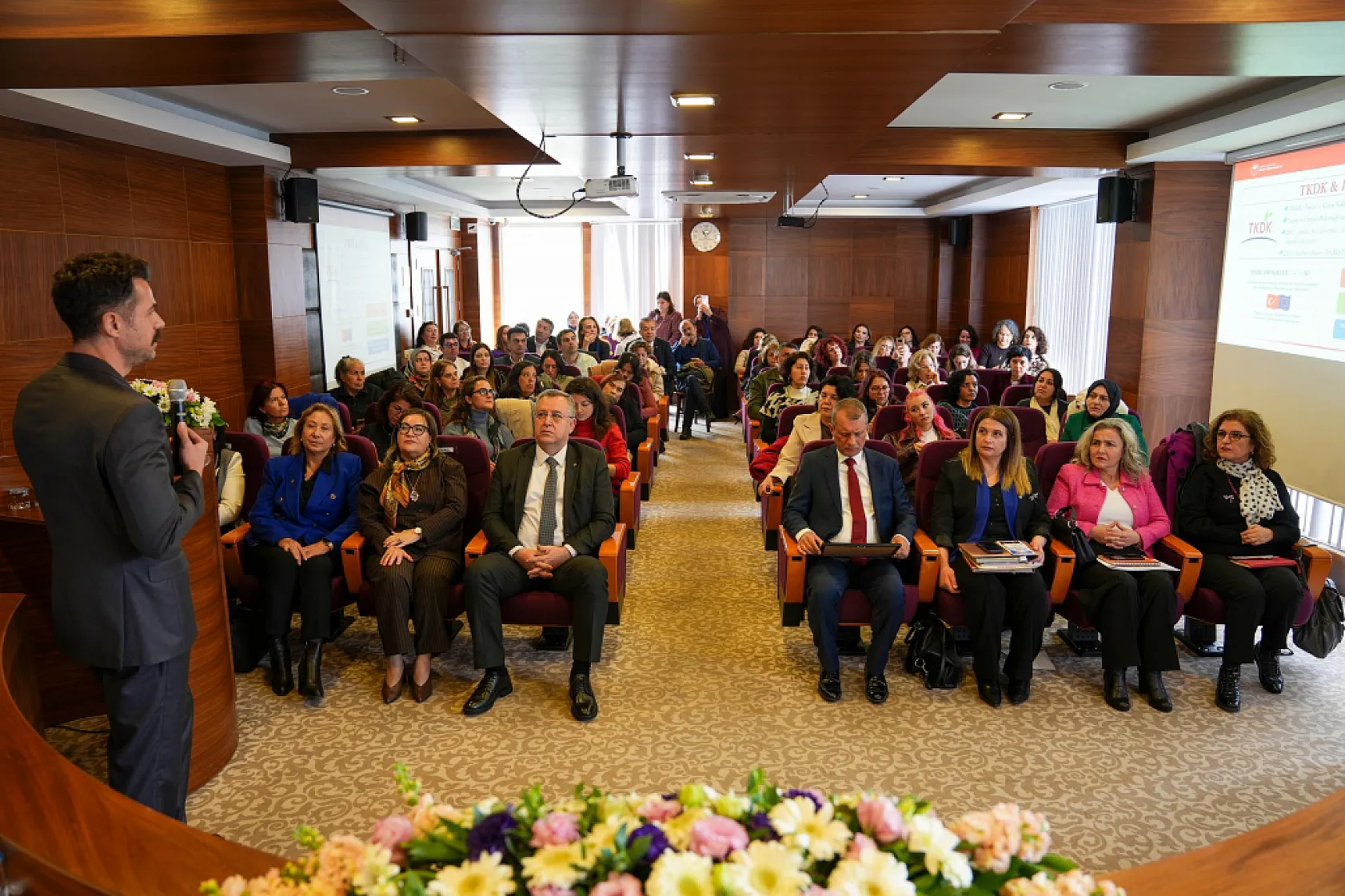 Fethiye'de 'Tarımda Kadın Eli Eğitim ve Çalıştayı' yoğun katılımla başladı