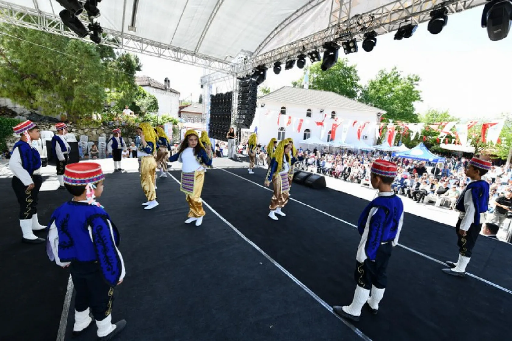 Dastar ve Kuzugöbeği Mantar Festivali Rengarenk Görüntülerle Başladı