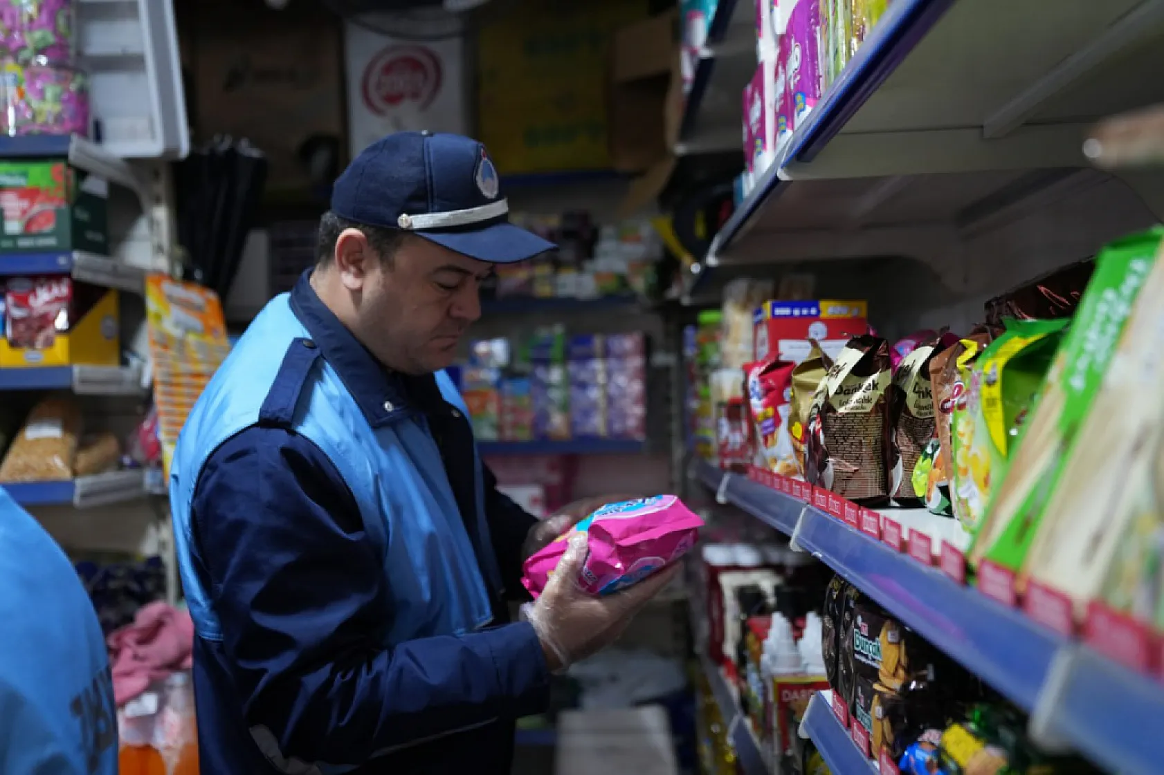 Seydikemer'de Ramazan öncesi market ve fırınlara sıkı denetim