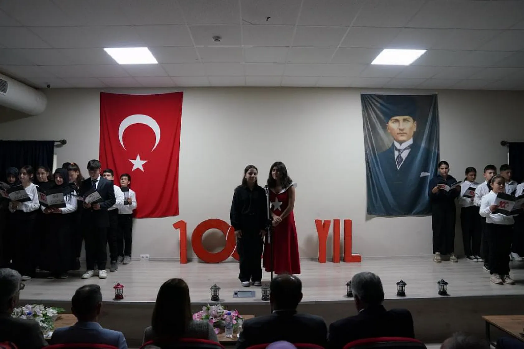 Başkan Akdenizli, Öğretmenler Günü Programına Katıldı
