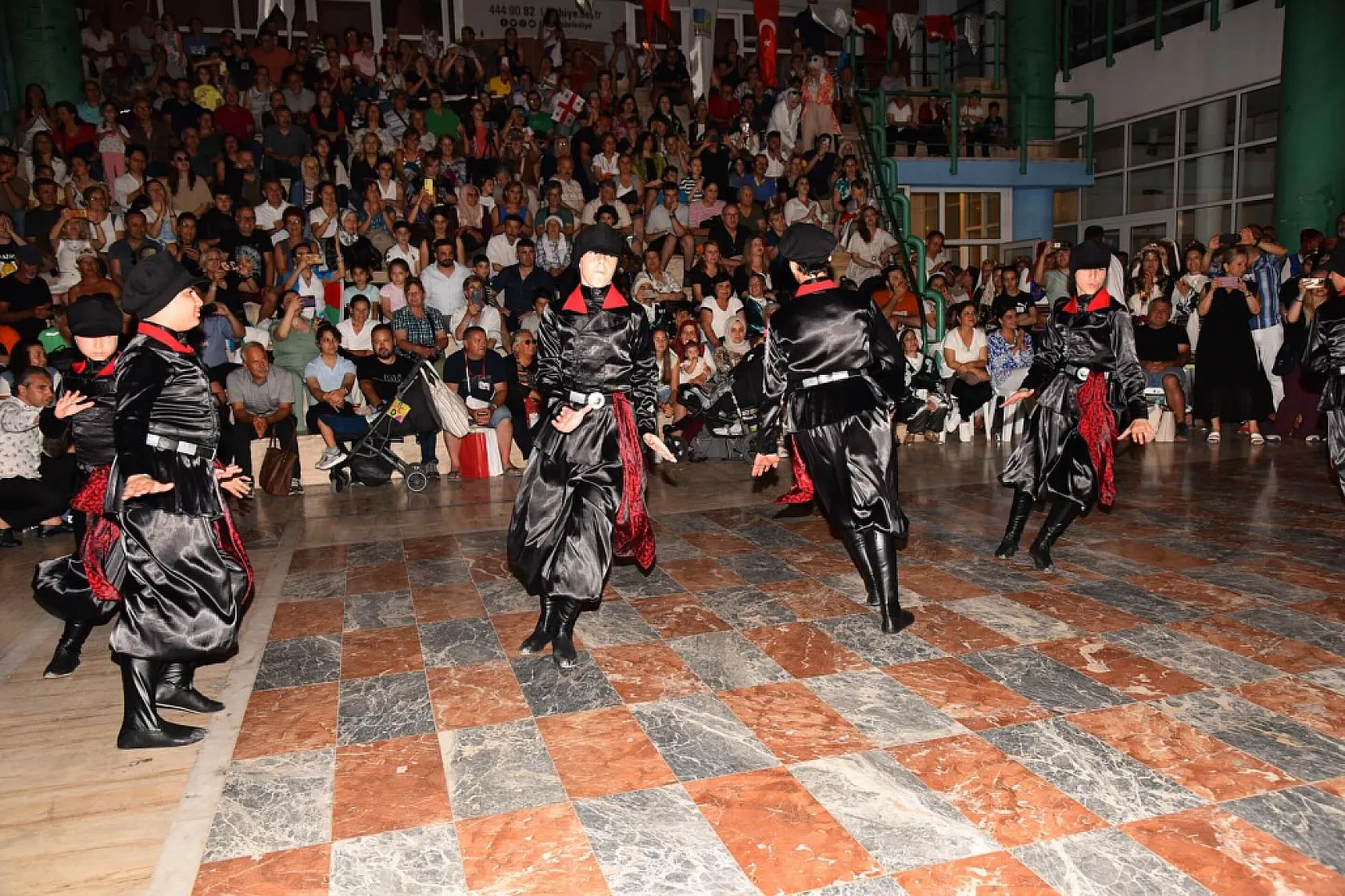 Fethiye'de Uluslararası Dans Şöleni Kültürler Sahne Aldı