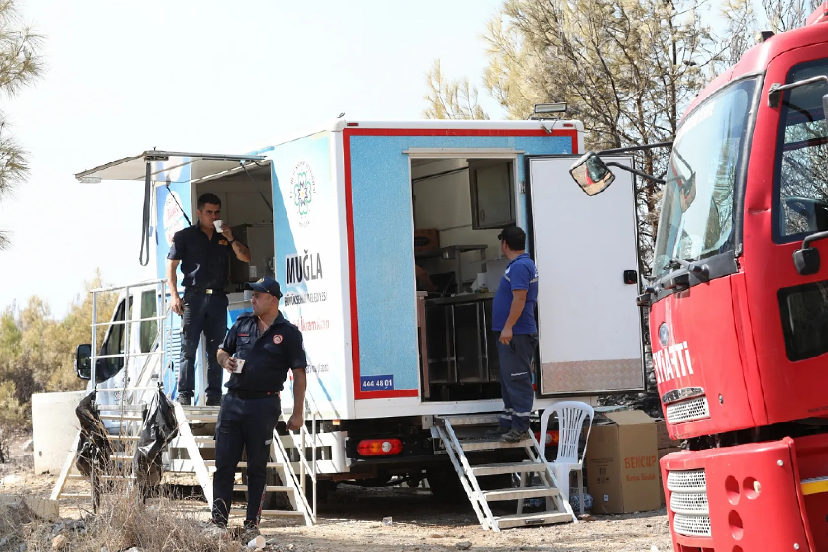 Büyükşehir Yangınlara Tüm Gücüyle Müdahale Etti 