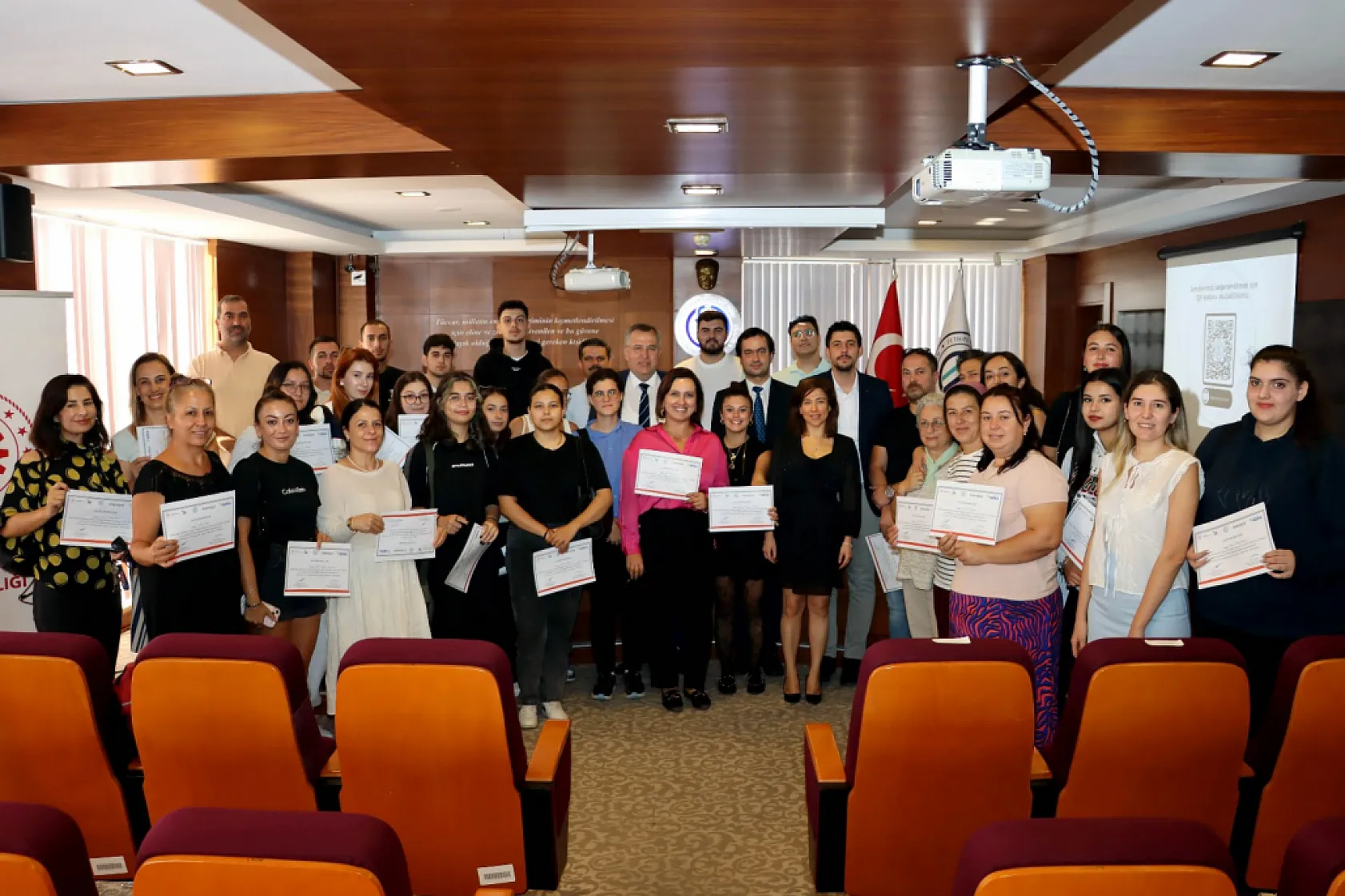 Fethiye'de Trendyol işbirliğinde 'E-ticaret ve E-ihracata ilk adım' eğitimi düzenlendi