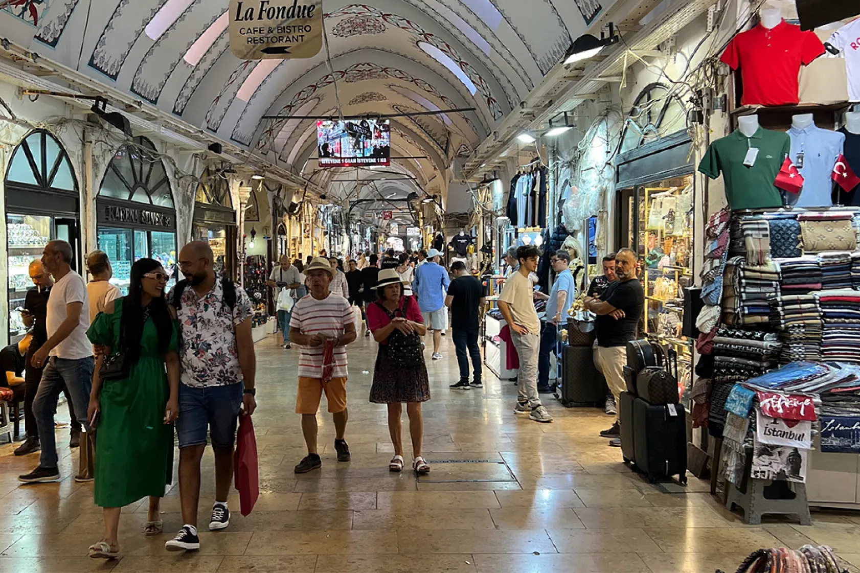 Turist Rehberleri Ve Seyahat Acentelerine İlişkin Yapılan Düzenleme Sektörü Dönüştürecek