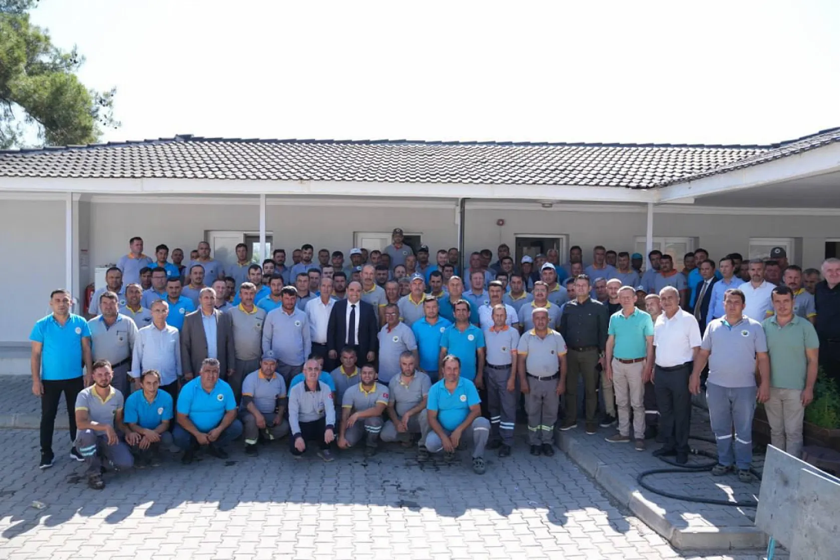 Başkan Önder Akdenizli, Bayram Öncesi Mesai Arkadaşlarıyla Bayramlaştı