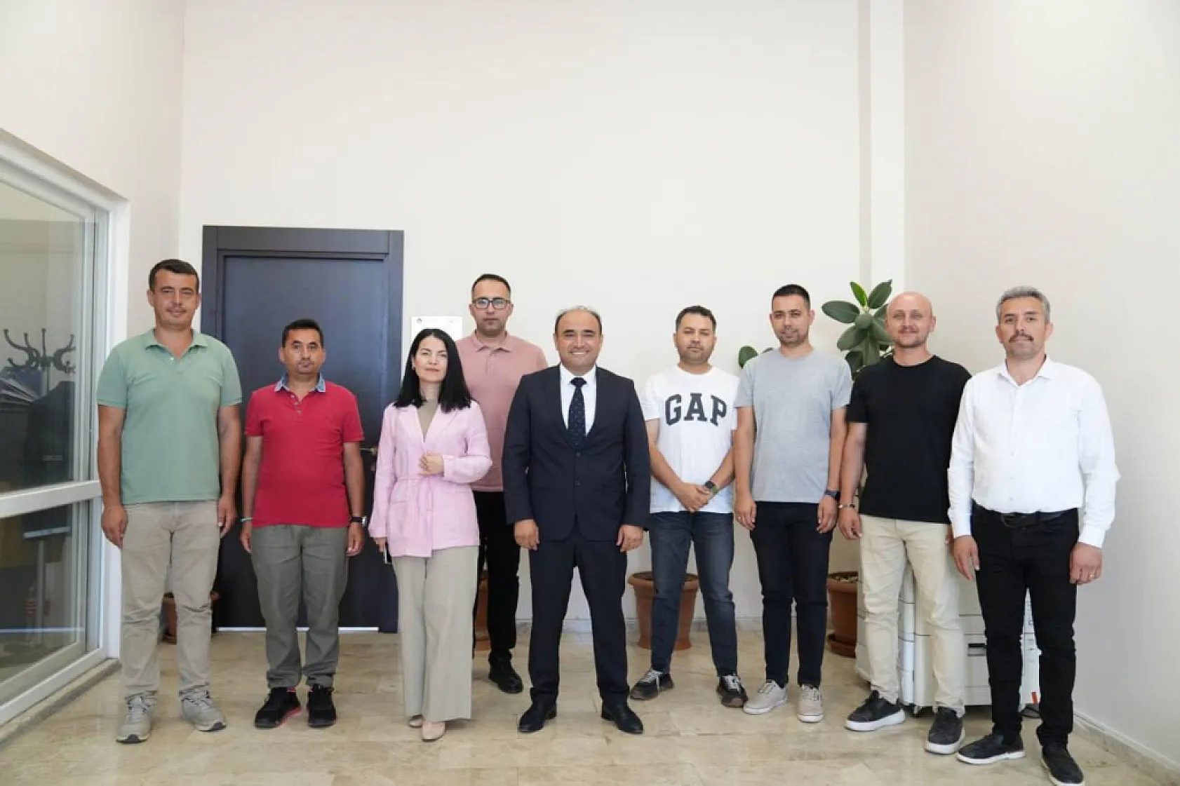 Başkan Önder Akdenizli, Bayram Öncesi Mesai Arkadaşlarıyla Bayramlaştı