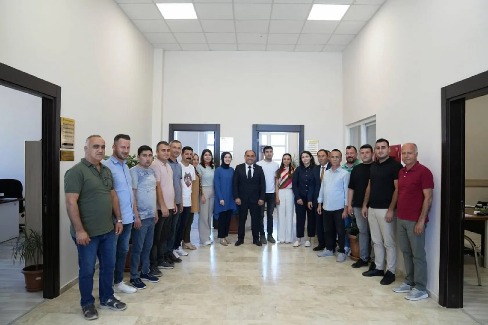 Başkan Önder Akdenizli, Bayram Öncesi Mesai Arkadaşlarıyla Bayramlaştı