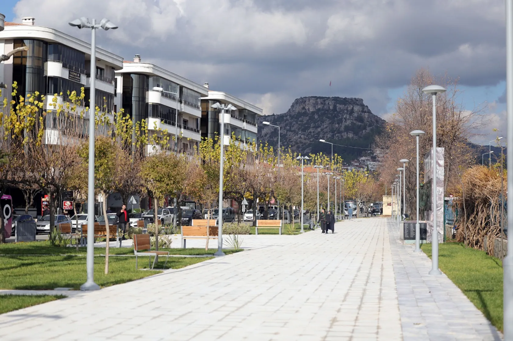 Sağlık Emekçileri Anıtı Bölgesi Yenilenen Yüzü ile Vatandaştan Tam Not Aldı 