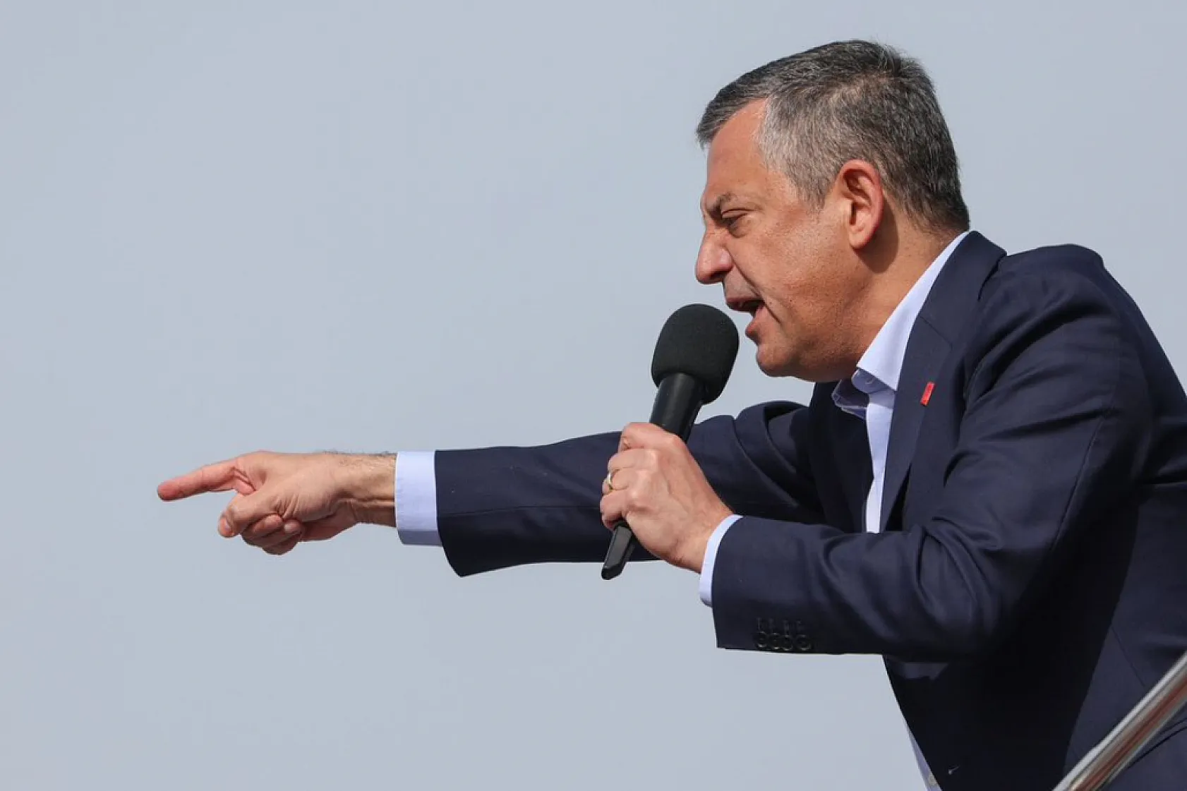 CHP Lideri Özel Muğla'da: 'Muğla'dan kepçeyle alıp çay kaşığıyla vermişler'