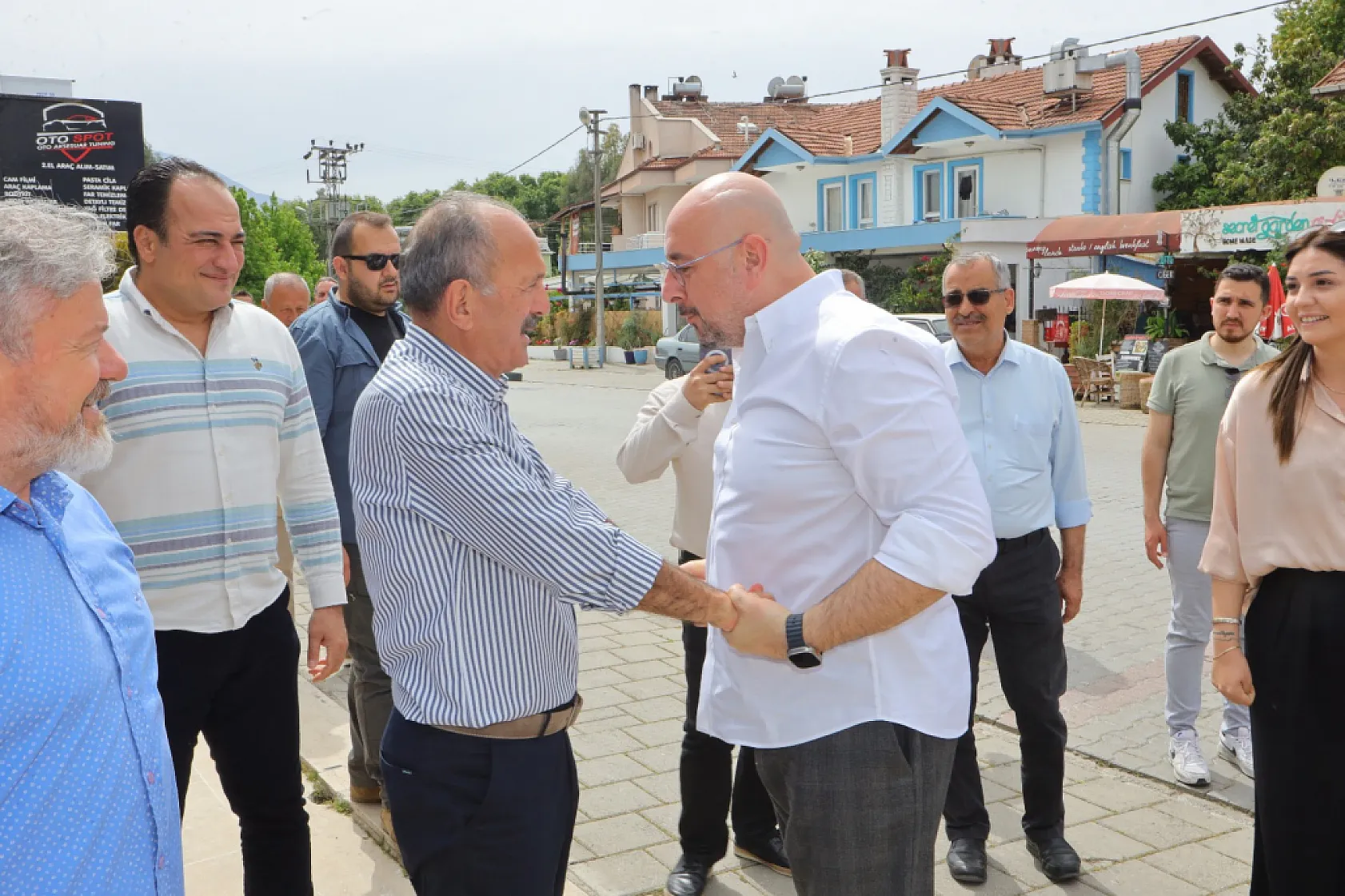 Esnaftan Saatcı'ya Sıcak Karşılama